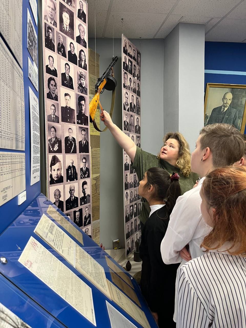 В рамках проведения мероприятий, посвященных Всероссийскому дню правовой помощи детям, воспитанники Багряниковской школы-интерната для детей-сирот и детей, оставшихся без попечения родителей, посетили музей прокуратуры... В рамках проведения мероприятий, посвященных Всероссийскому дню правовой помощи детям, воспитанники Багряниковской школы-интерната для детей-сирот и детей, оставшихся без попечения родителей, посетили музей прокуратуры...