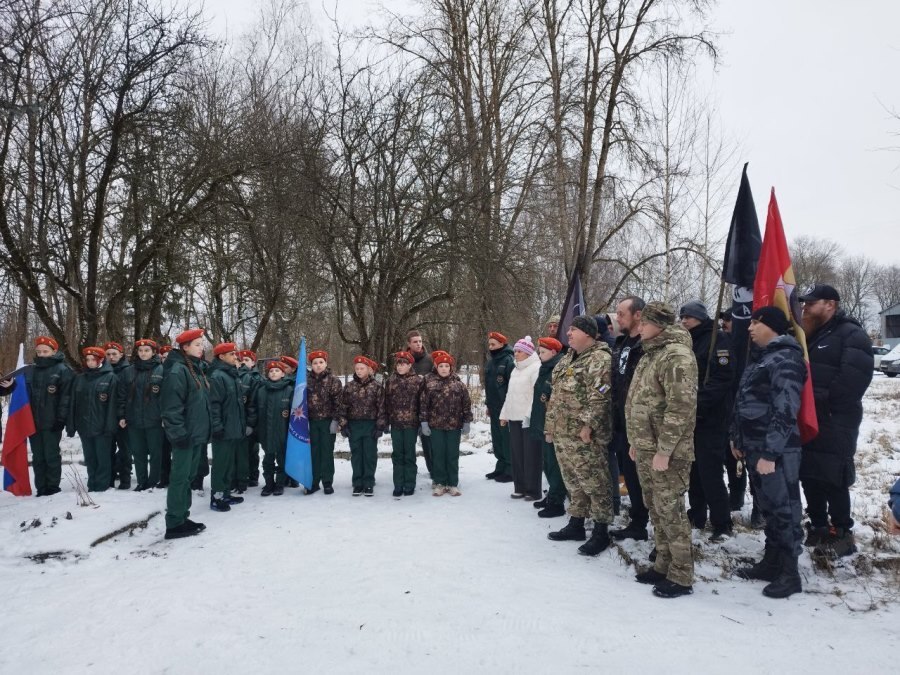 В Рыбинске школьники восстановили мемориальные доски на обелиске В Рыбинске школьники восстановили мемориальные доски на обелиске