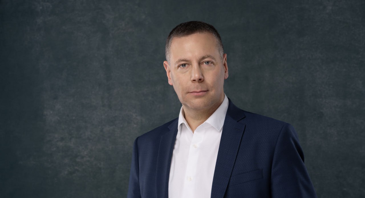 Михаил Евраев поздравил жительниц Ярославской области с Днём матери