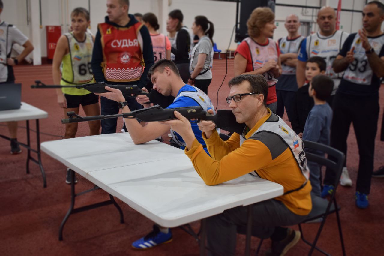 Работники прокуратуры Ярославской области вновь продемонстрировали отличную физическую подготовку, сдав нормативы физкультурно-спортивного комплекса «Готов к труду и обороне» на базе физкультурно-оздоровииельного комплекса... Работники прокуратуры Ярославской области вновь продемонстрировали отличную физическую подготовку, сдав нормативы физкультурно-спортивного комплекса «Готов к труду и обороне» на базе физкультурно-оздоровииельного комплекса...