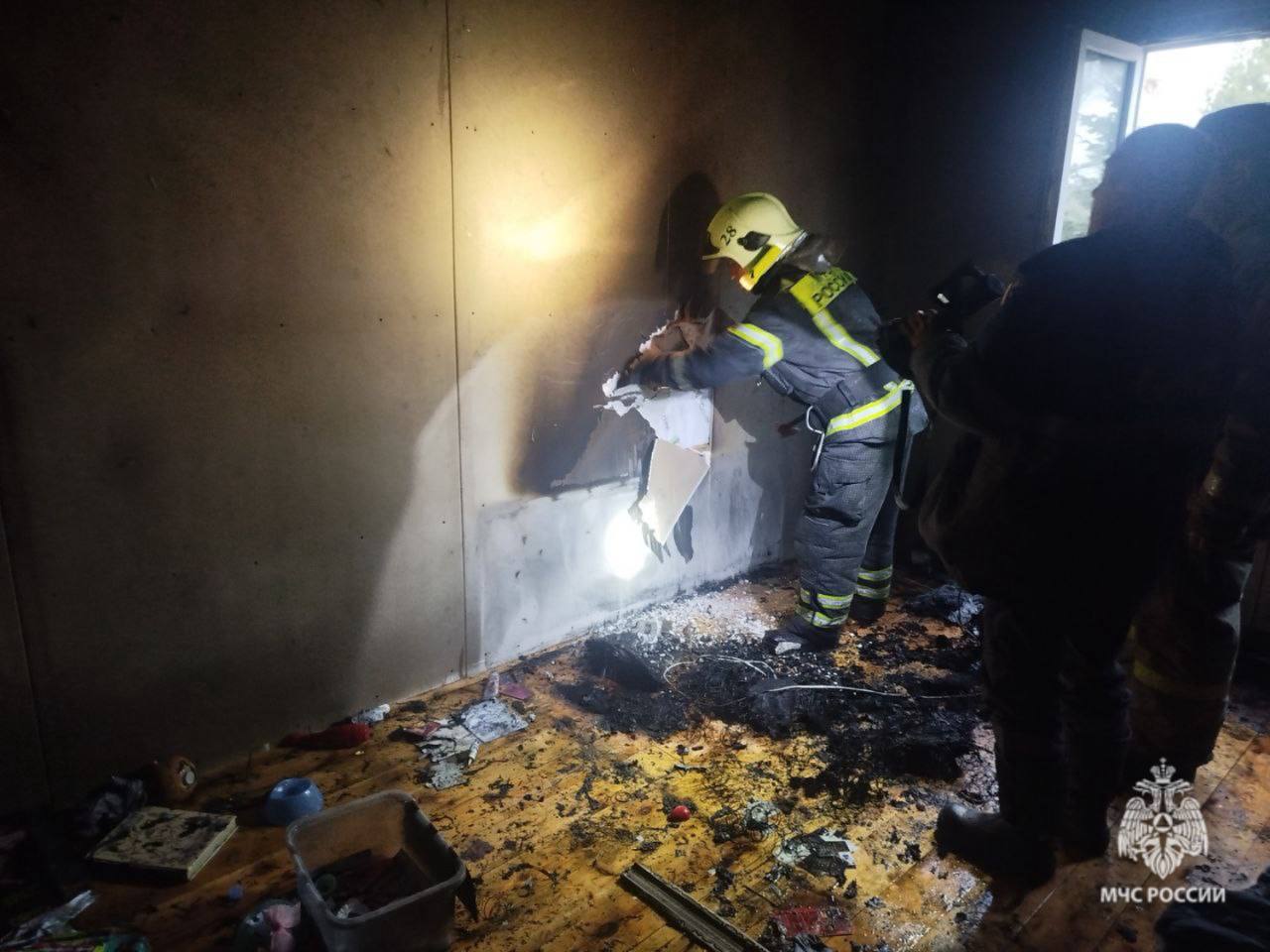 Зарядное устройство стало причиной пожара Зарядное устройство стало причиной пожара