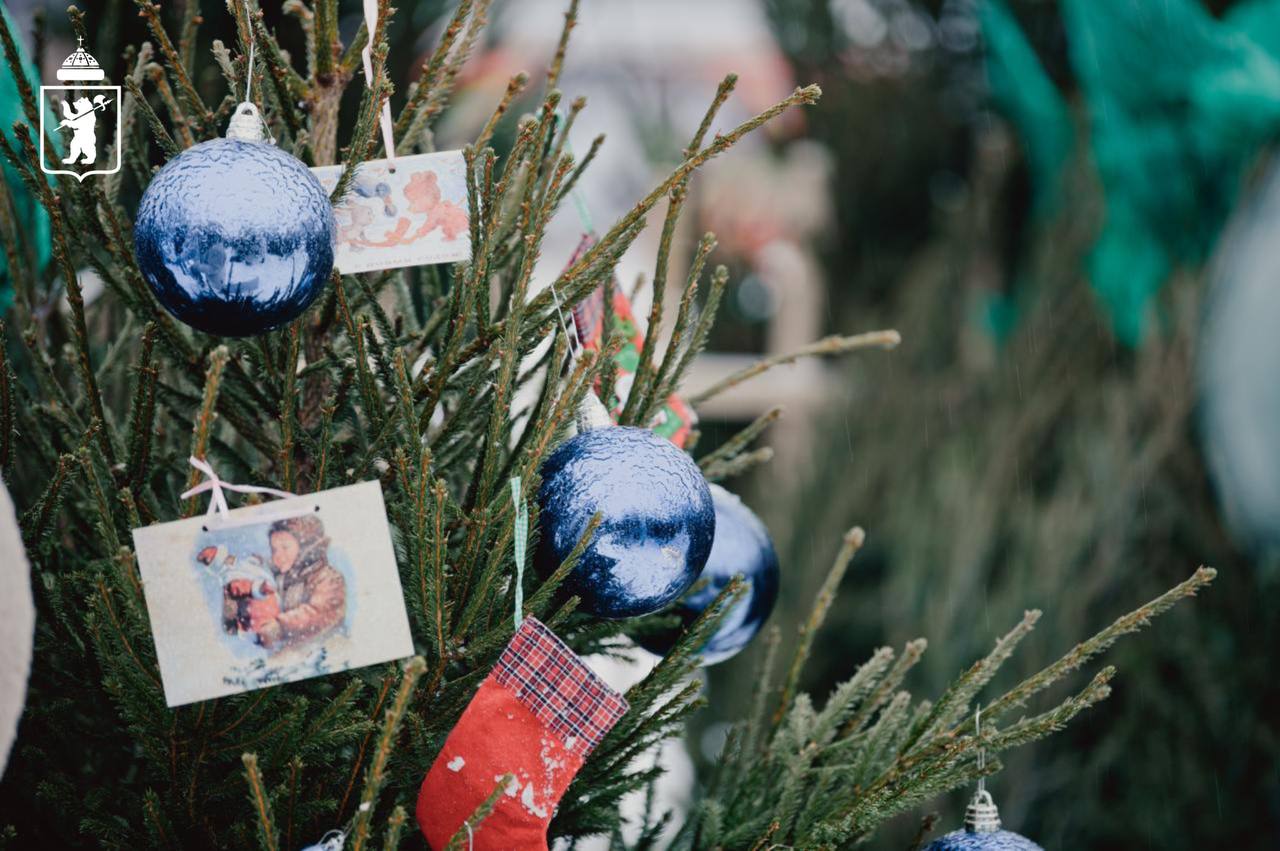 Ярославль продолжают украшать к Новому году