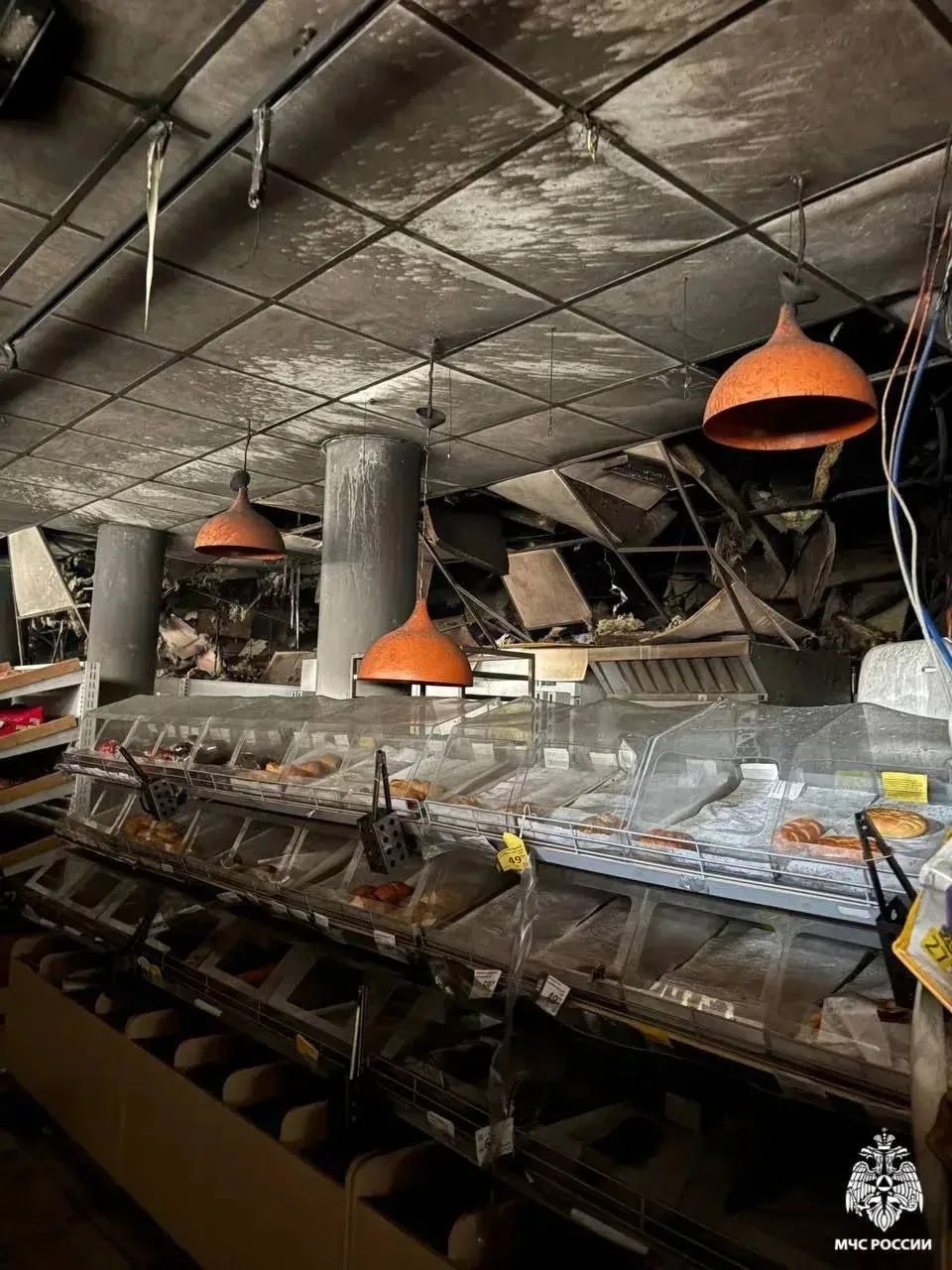 Три человека пострадали в результате пожара в продуктовом магазине в пятиэтажке в Ярославле, сообщает МЧС Три человека пострадали в результате пожара в продуктовом магазине в пятиэтажке в Ярославле, сообщает МЧС