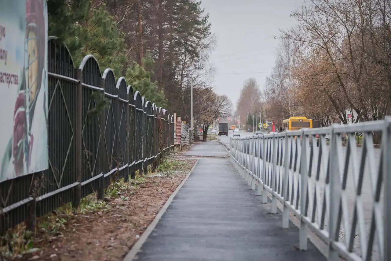 Дмитрий Рудаков: Тротуары - для людей.. . Дорожной программой с человеческим лицом можно назвать муниципальную программу ремонта тротуаров в Рыбинске. Это наш уникальный проект, единственный в Ярославской области. На всех... Дмитрий Рудаков: Тротуары - для людей.. . Дорожной программой с человеческим лицом можно назвать муниципальную программу ремонта тротуаров в Рыбинске. Это наш уникальный проект, единственный в Ярославской области. На всех...