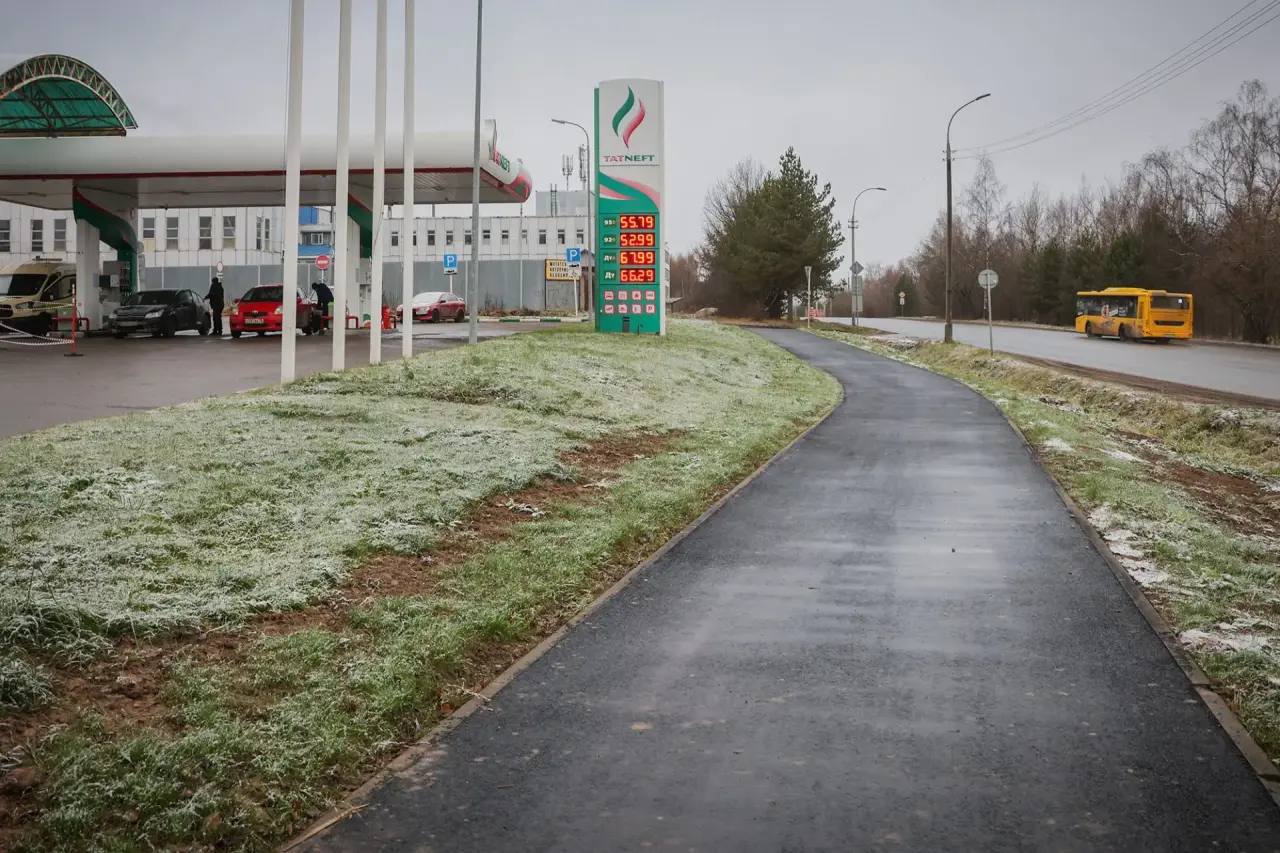 Дмитрий Рудаков: Тротуары - для людей.. . Дорожной программой с человеческим лицом можно назвать муниципальную программу ремонта тротуаров в Рыбинске. Это наш уникальный проект, единственный в Ярославской области. На всех... Дмитрий Рудаков: Тротуары - для людей.. . Дорожной программой с человеческим лицом можно назвать муниципальную программу ремонта тротуаров в Рыбинске. Это наш уникальный проект, единственный в Ярославской области. На всех...