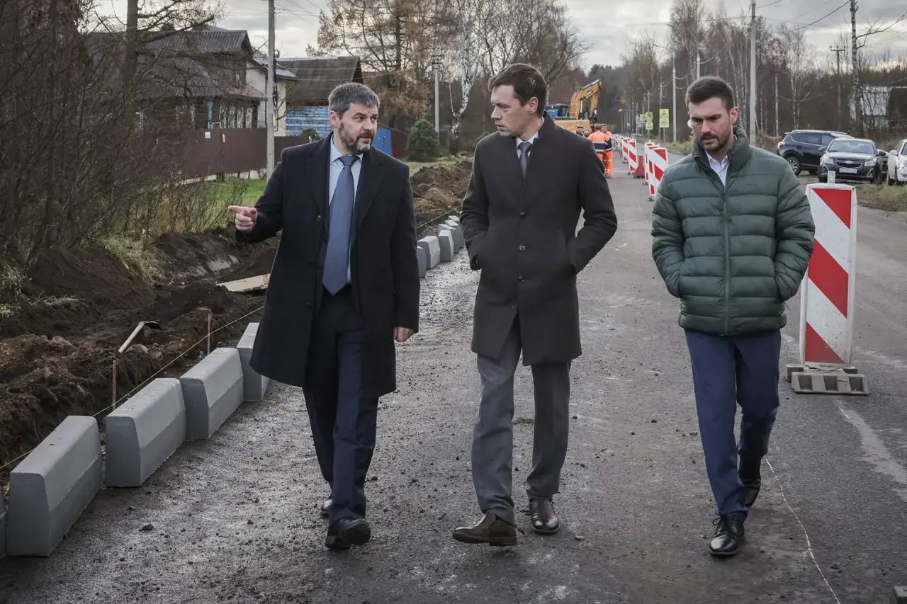 Дмитрий Рудаков: Тротуары - для людей.. . Дорожной программой с человеческим лицом можно назвать муниципальную программу ремонта тротуаров в Рыбинске. Это наш уникальный проект, единственный в Ярославской области. На всех... Дмитрий Рудаков: Тротуары - для людей.. . Дорожной программой с человеческим лицом можно назвать муниципальную программу ремонта тротуаров в Рыбинске. Это наш уникальный проект, единственный в Ярославской области. На всех...