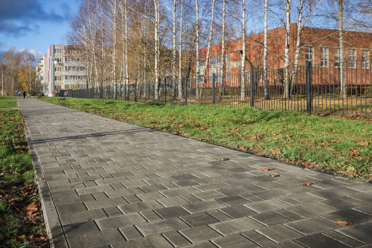 Дмитрий Рудаков: Тротуары - для людей.. . Дорожной программой с человеческим лицом можно назвать муниципальную программу ремонта тротуаров в Рыбинске. Это наш уникальный проект, единственный в Ярославской области. На всех...