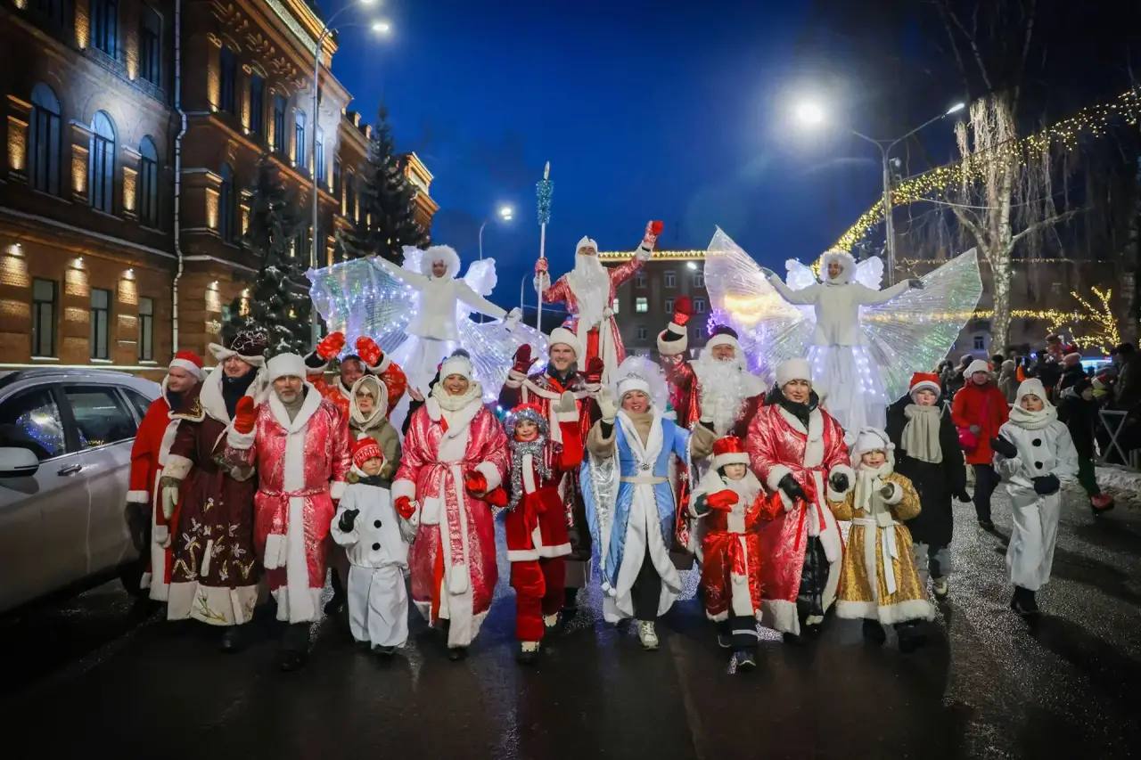 Дмитрий Рудаков: 20 декабря в Рыбинске НаШествие Дедов Морозов Дмитрий Рудаков: 20 декабря в Рыбинске НаШествие Дедов Морозов