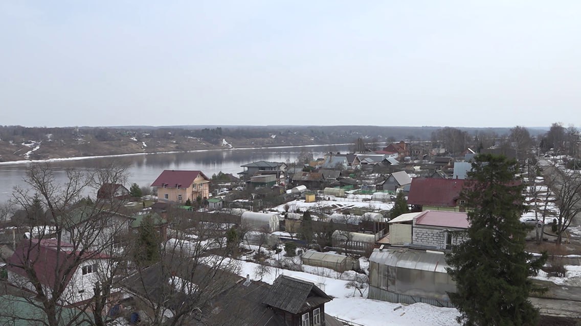 Теплоход "Москва", который курсировал между правым и левым берегом в Тутаеве после закрытия парома, тоже прекратил свою работу