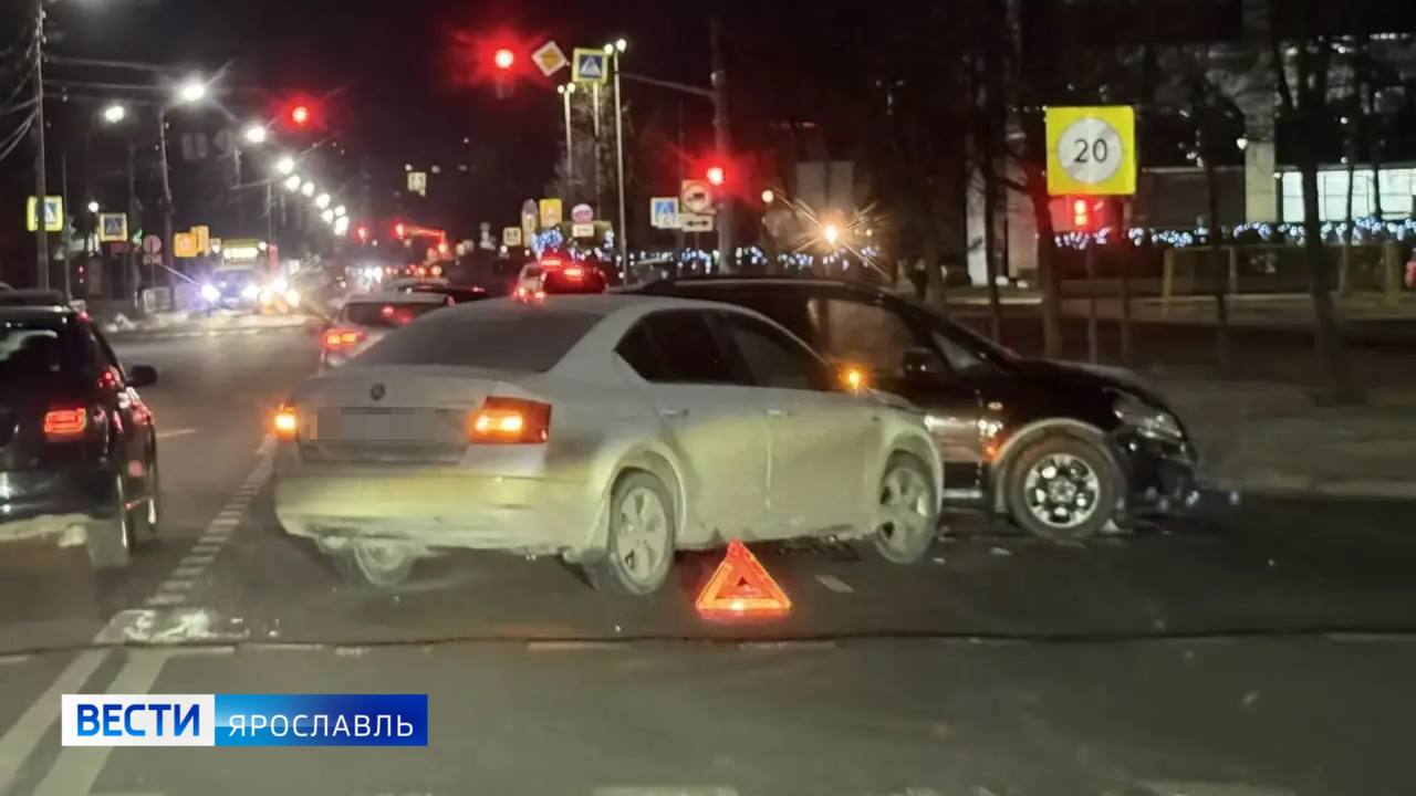 Вечер понедельника стал в Ярославле «Днем жестянщика» Вечер понедельника стал в Ярославле «Днем жестянщика»