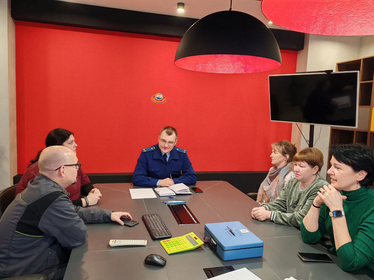 Прокурор Первомайского района Дмитрий Борисов встретился с работниками производственного предприятия ООО «Пречистенский молочный продукт»