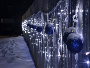 Ярославцы удивляют выдумкой в новогоднем украшении фасадов