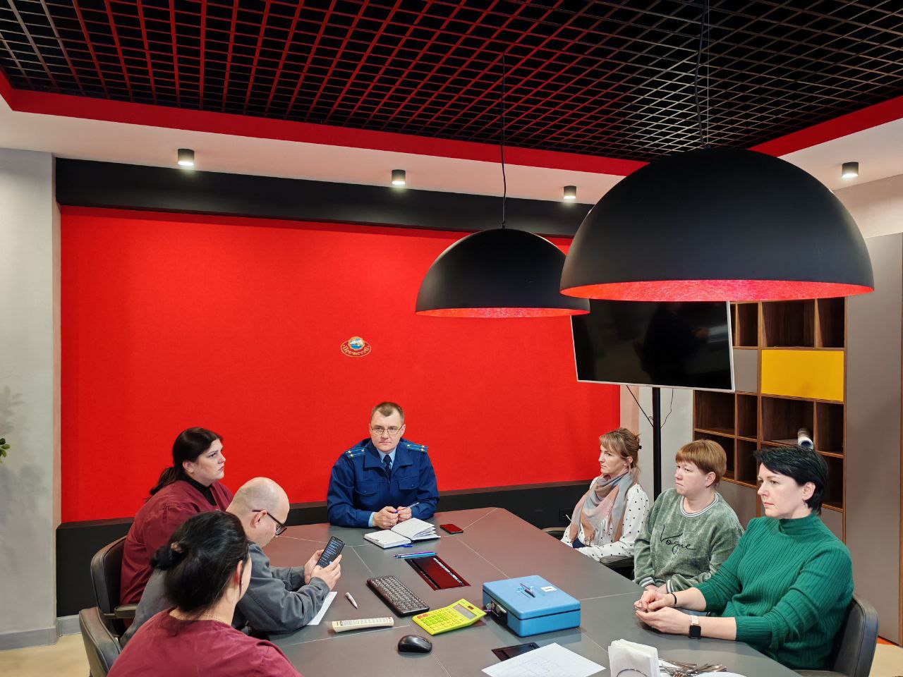 Прокурор Первомайского района Дмитрий Борисов встретился с работниками производственного предприятия ООО «Пречистенский молочный продукт» Прокурор Первомайского района Дмитрий Борисов встретился с работниками производственного предприятия ООО «Пречистенский молочный продукт»