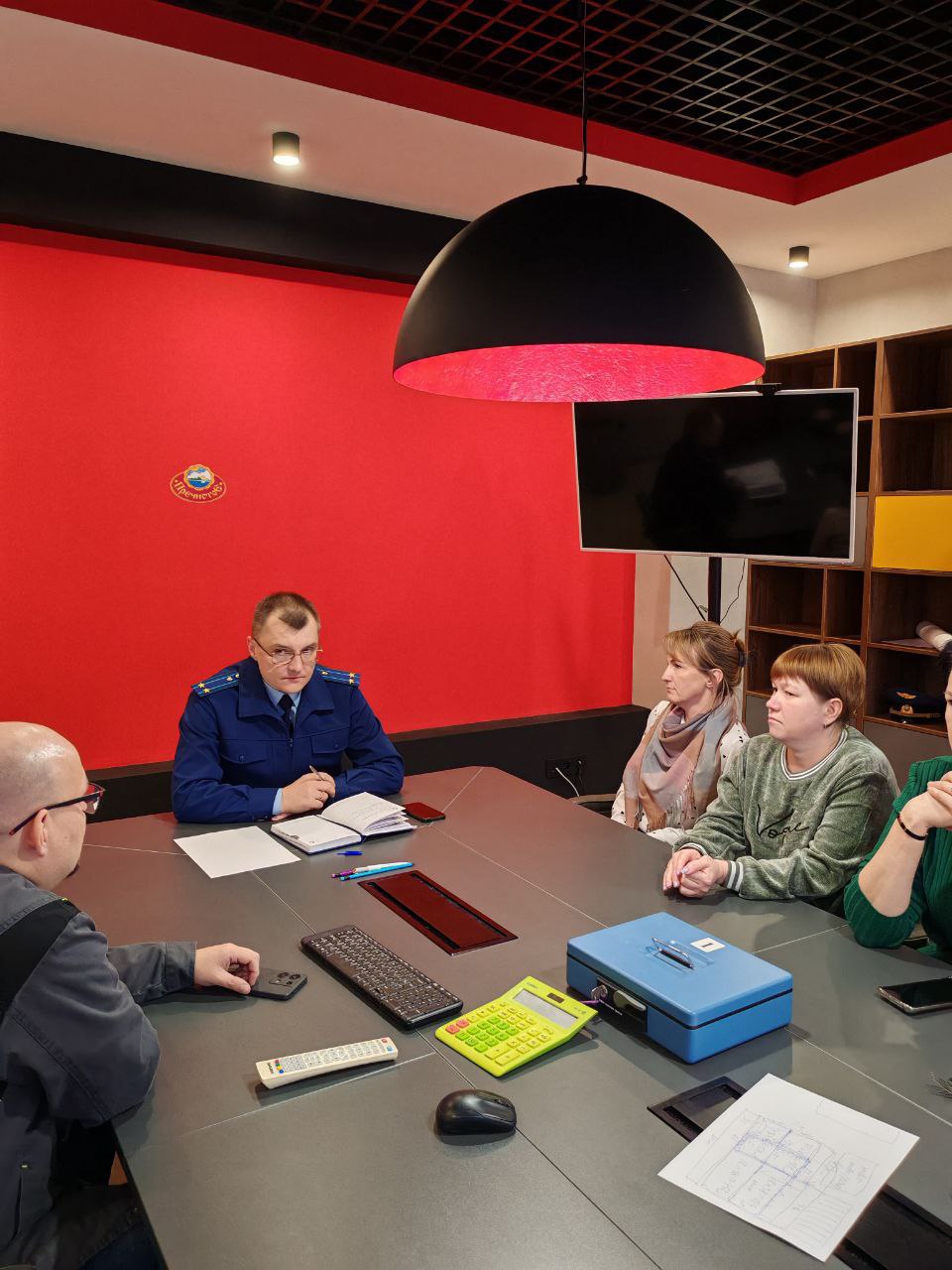 Прокурор Первомайского района Дмитрий Борисов встретился с работниками производственного предприятия ООО «Пречистенский молочный продукт» Прокурор Первомайского района Дмитрий Борисов встретился с работниками производственного предприятия ООО «Пречистенский молочный продукт»