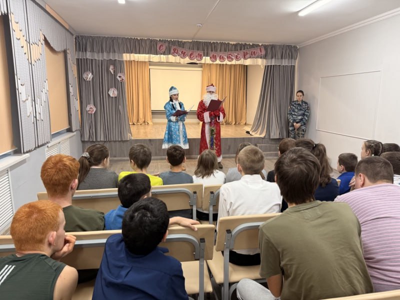 Ярославские полицейские присоединились к Всероссийской акции «Полицейский Дед Мороз» Ярославские полицейские присоединились к Всероссийской акции «Полицейский Дед Мороз»