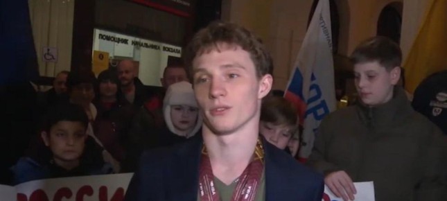 В Ярославль вернулся серебряный чемпион мира по боксу Вячеслав Рогозин