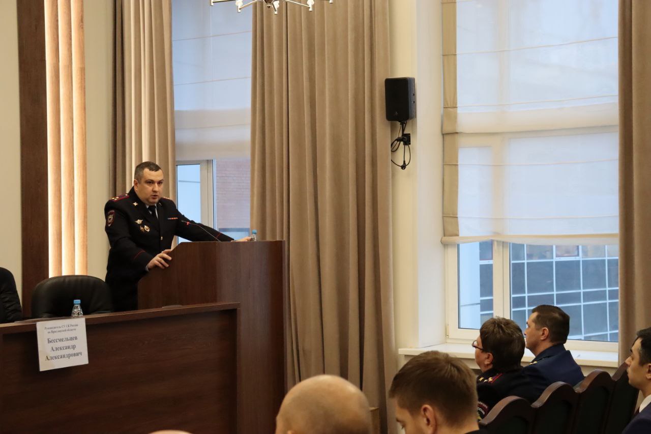 Прокурор Ярославской области Климент Юрздицкий провел координационное совещание руководителей правоохранительных органов региона по вопросам состояния законности и результатах работы правоохранительных органов по... Прокурор Ярославской области Климент Юрздицкий провел координационное совещание руководителей правоохранительных органов региона по вопросам состояния законности и результатах работы правоохранительных органов по...