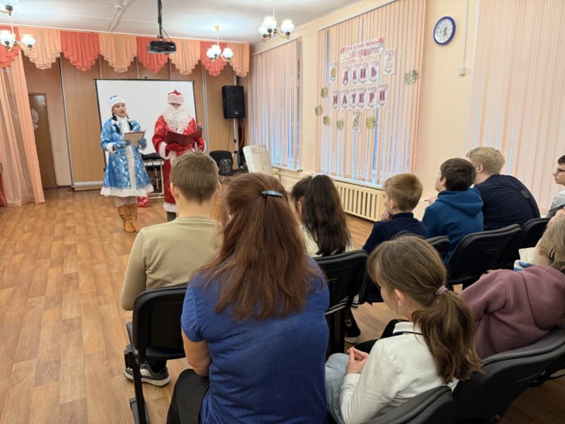 Ярославские полицейские присоединились к Всероссийской акции «Полицейский Дед Мороз» Ярославские полицейские присоединились к Всероссийской акции «Полицейский Дед Мороз»