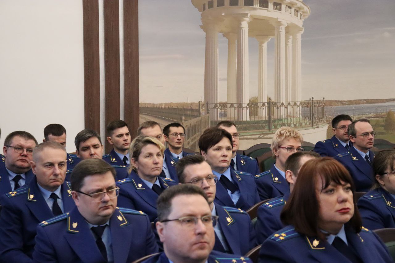 Прокурор Ярославской области Климент Юрздицкий провел координационное совещание руководителей правоохранительных органов региона по вопросам состояния законности и результатах работы правоохранительных органов по... Прокурор Ярославской области Климент Юрздицкий провел координационное совещание руководителей правоохранительных органов региона по вопросам состояния законности и результатах работы правоохранительных органов по...