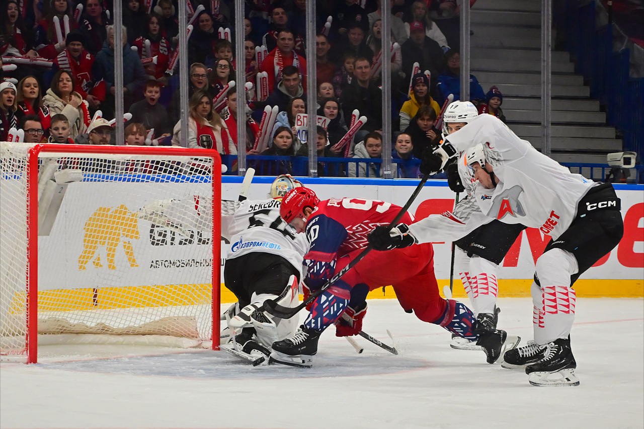 «Локомотив» уступил «Авангарду» — 0:3: матч прокомментировал Боб Хартли «Локомотив» уступил «Авангарду» — 0:3: матч прокомментировал Боб Хартли