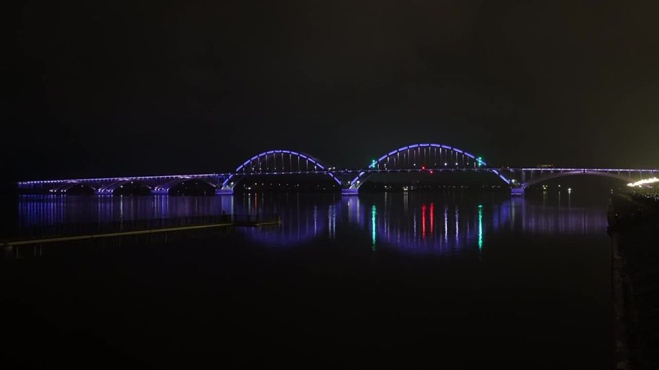 Дмитрий Рудаков: От заката до рассвета! С сегодняшнего дня до 12 января на мосту будет включаться праздничное световое оформление