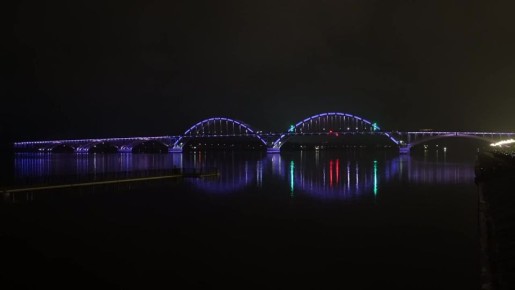 Дмитрий Рудаков: От заката до рассвета! С сегодняшнего дня до 12 января на мосту будет включаться праздничное световое оформление