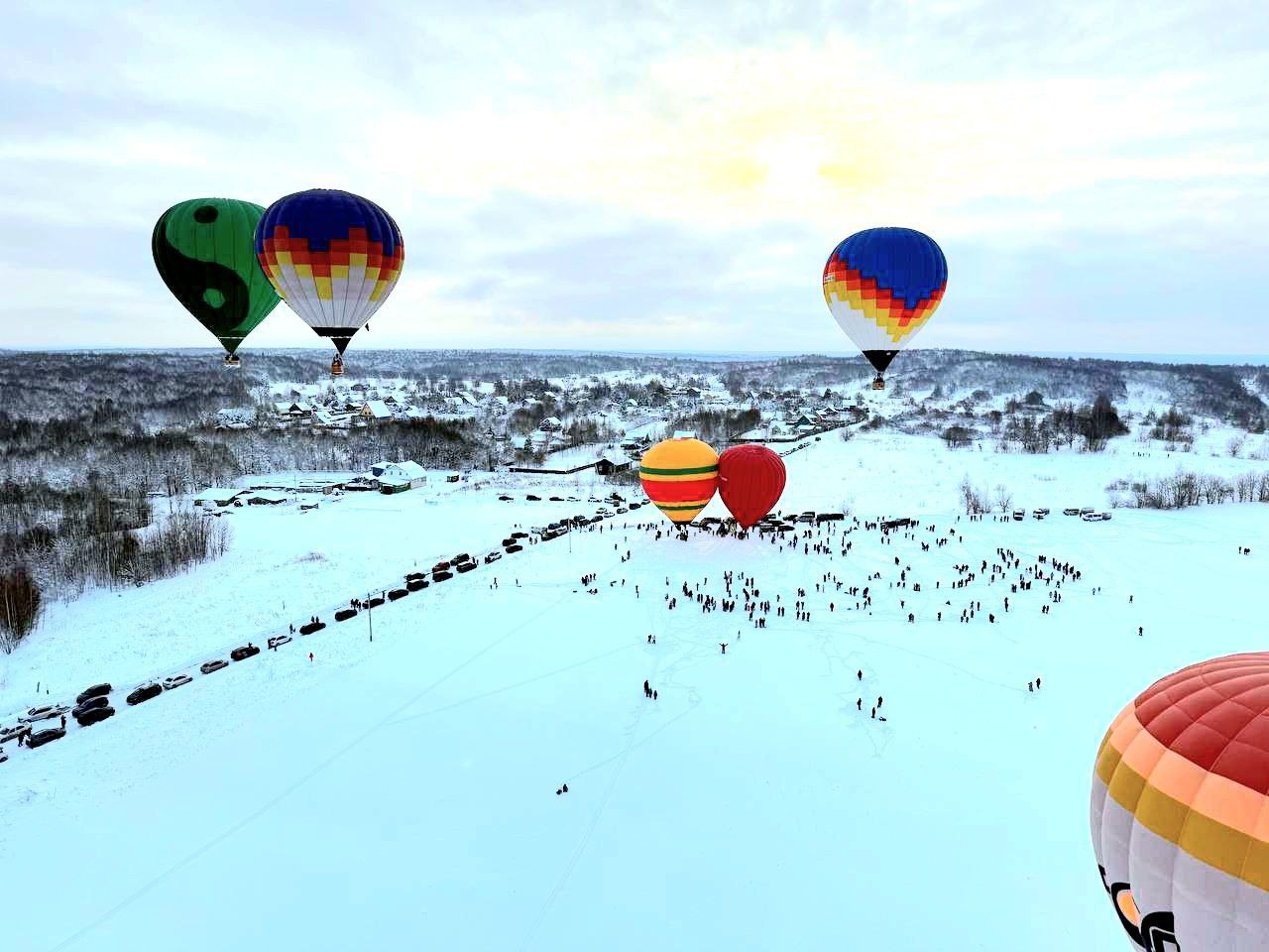 В Ярославской области проходит зимний фестиваль воздухоплавания