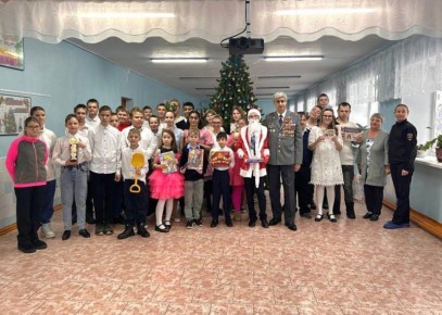 Полицейские Переславля-Залесского присоединились к акции "Полицейский Дед Мороз"