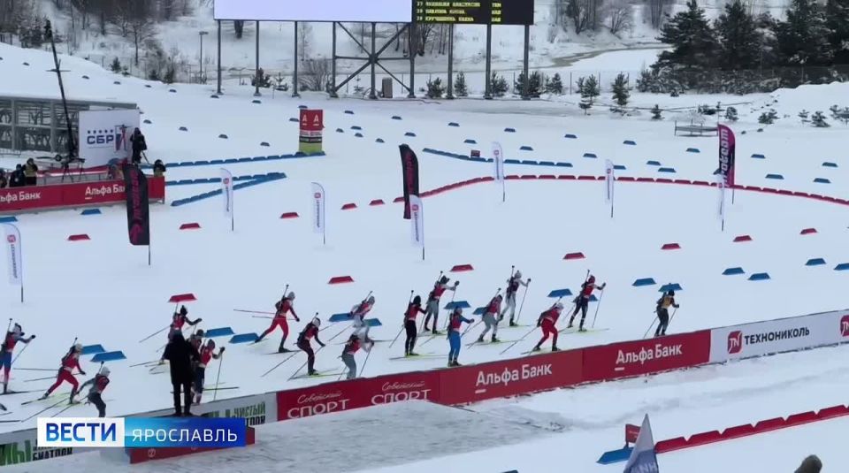 Трибуны гудят. На деминской трассе за победу борются женщины