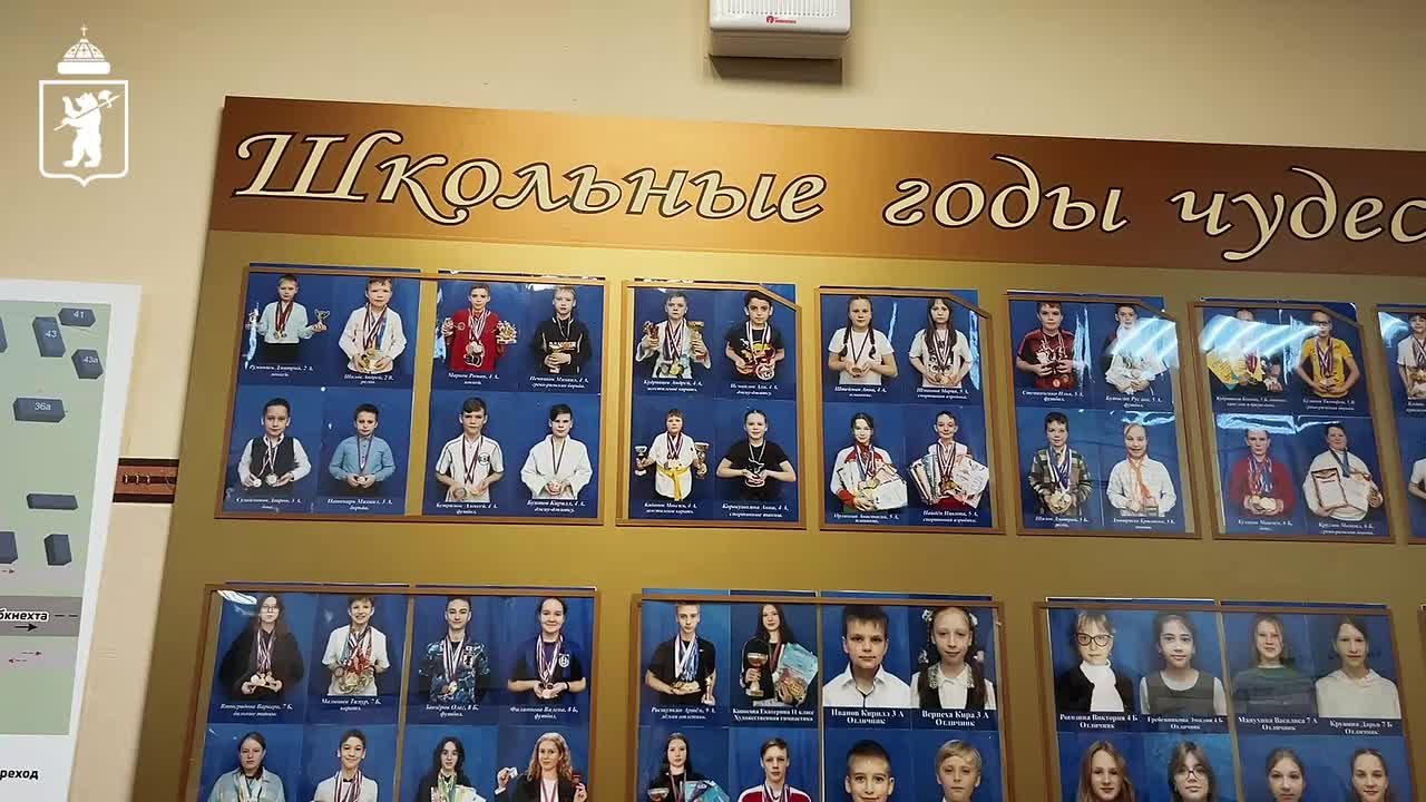 Артём Молчанов посетил школу №3 имени Олега Изотова