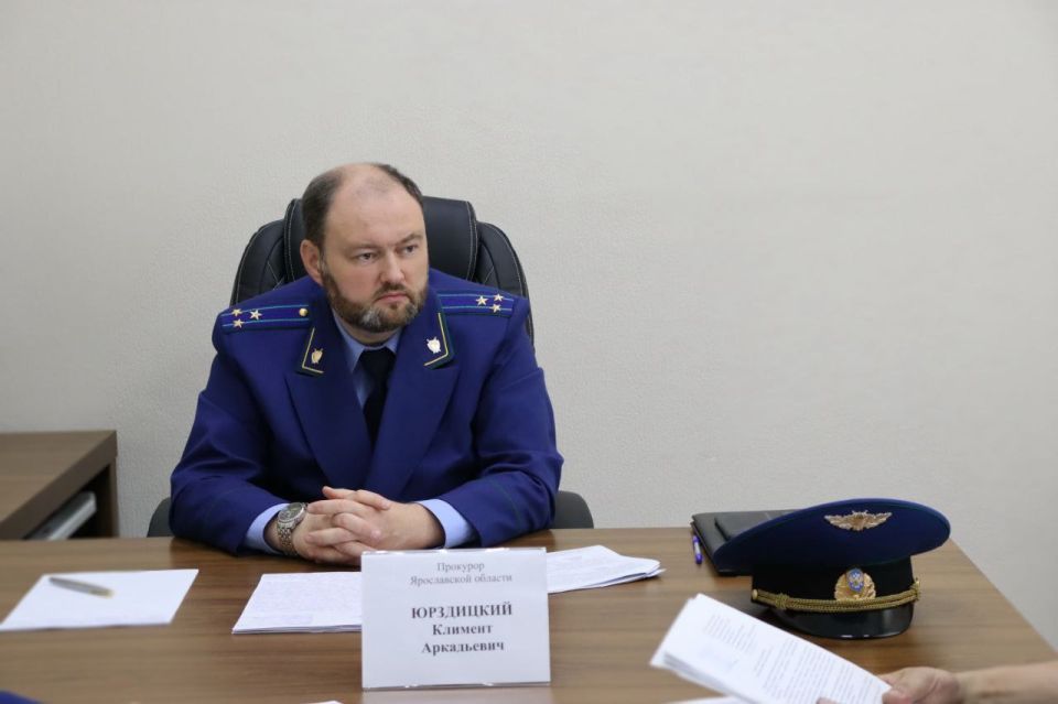 По иску Переславской межрайонной прокуратуры суд обязал региональное министерство дорожного хозяйства отремонтировать дорогу