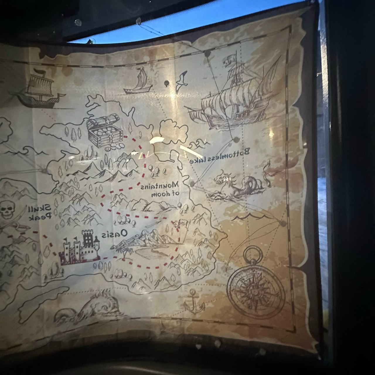 В Рыбинске водители стали закрывать передние стёкла автобусов кто во что горазд — в ход пошла даже икона В Рыбинске водители стали закрывать передние стёкла автобусов кто во что горазд — в ход пошла даже икона