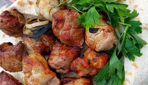 Секрет идеального шашлыка: как домашний метод превратить мясо в шедевр