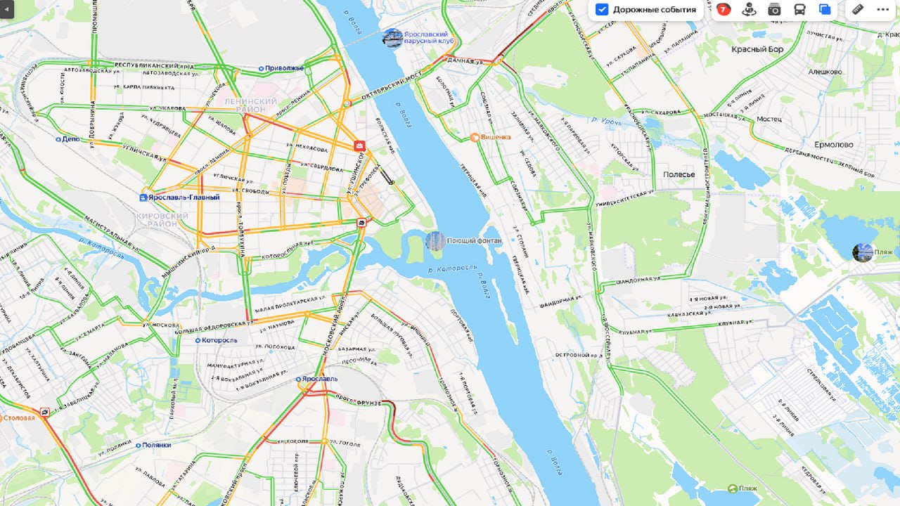 Ярославль утром встал в 7-балльные пробки из-за снегопада