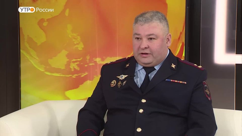 Начальник ОБК УМВД полковник полиции Алексей Шахов стал гостем студии телеканала ГТРК "Ярославия"