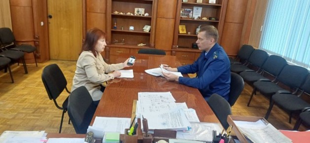 Прокурор Фрунзенского района г. Ярославля Станислав Лоскуткин провел личный прием работников Ярославского судостроительного завода