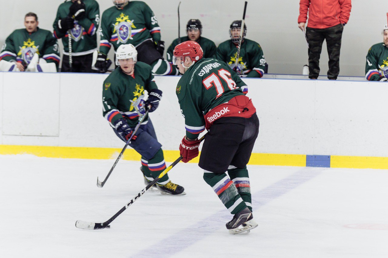 15 Сотрудник регионального следственного управления принял участие в чемпионате по хоккею, посвященному 15-летию образования Следственного комитета Российской Федерации 15 Сотрудник регионального следственного управления принял участие в чемпионате по хоккею, посвященному 15-летию образования Следственного комитета Российской Федерации