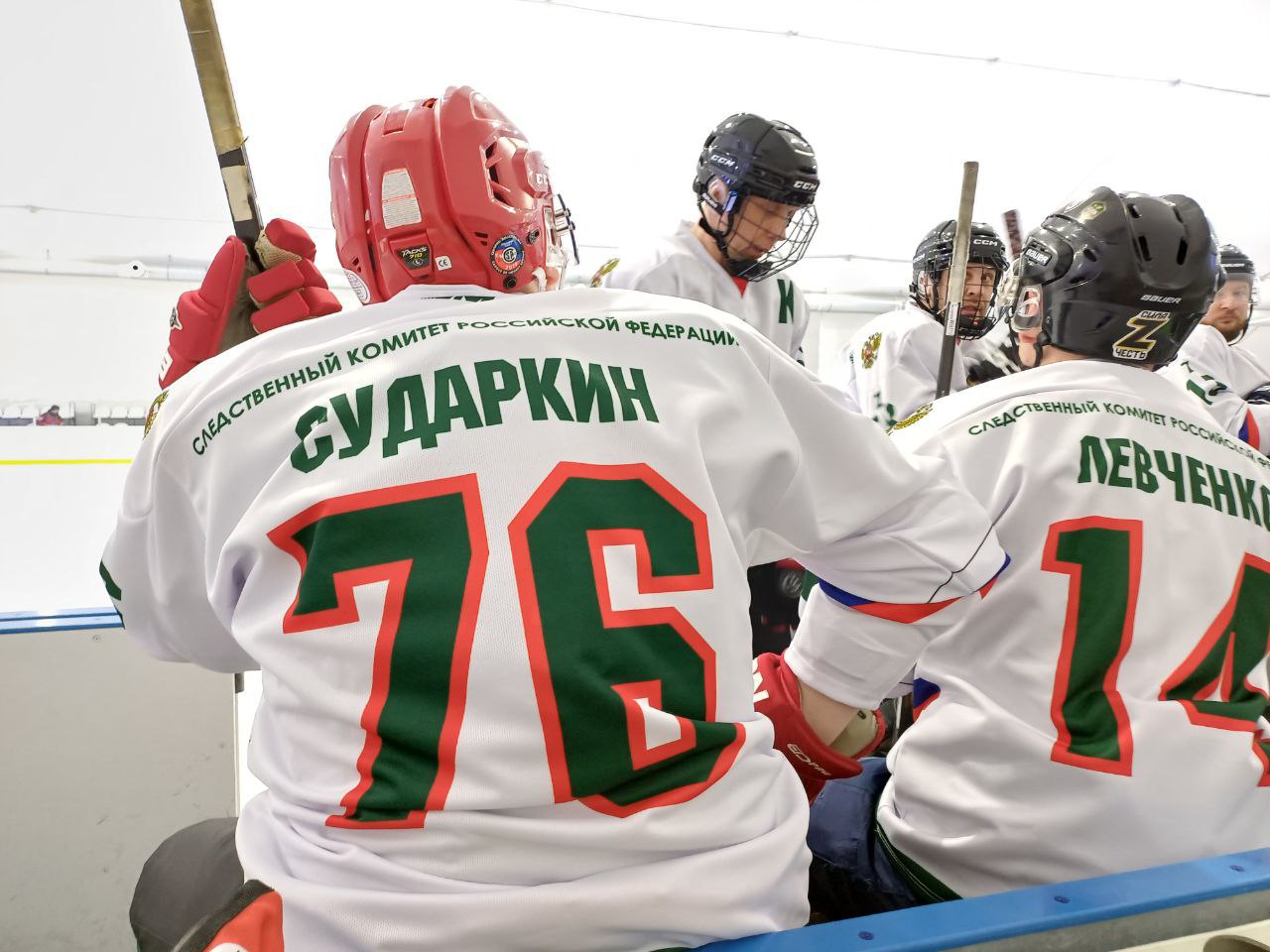 15 Сотрудник регионального следственного управления принял участие в чемпионате по хоккею, посвященному 15-летию образования Следственного комитета Российской Федерации 15 Сотрудник регионального следственного управления принял участие в чемпионате по хоккею, посвященному 15-летию образования Следственного комитета Российской Федерации