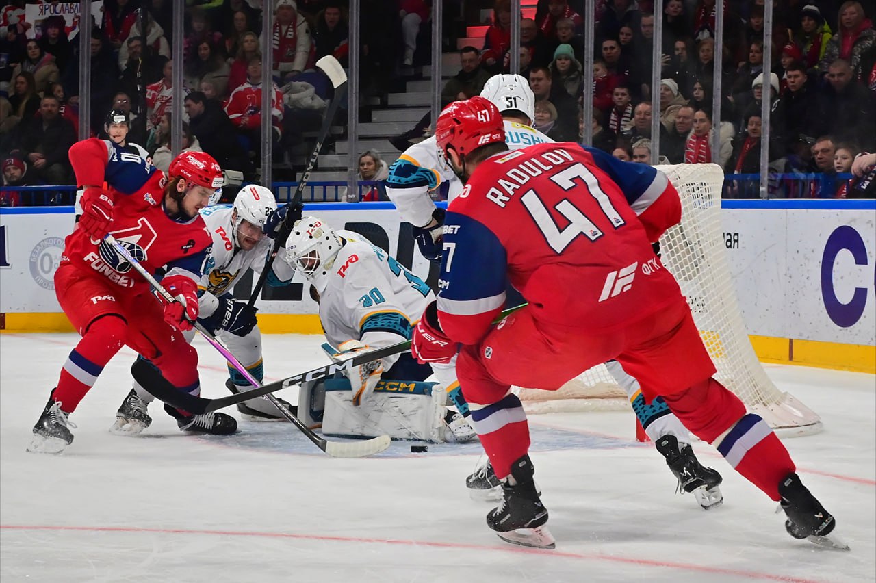 "Локомотив" в сухую обыграл "Сочи" второй раз в сезоне