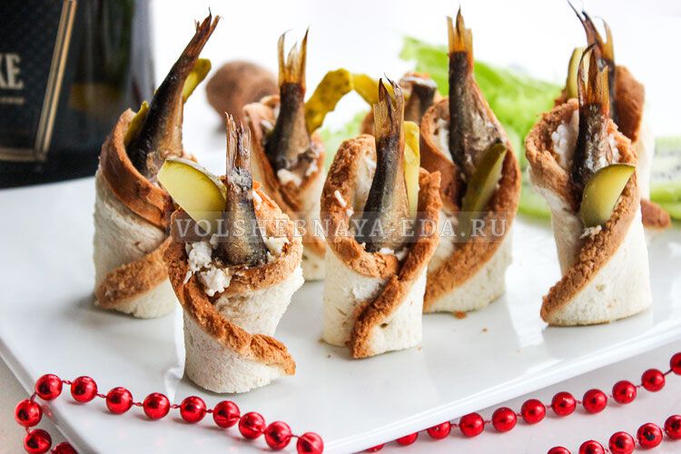 Шпроты в конвертиках: оригинальная закуска для праздника