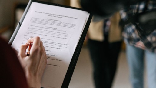 Когда арест имущества должника судебным приставом является незаконным