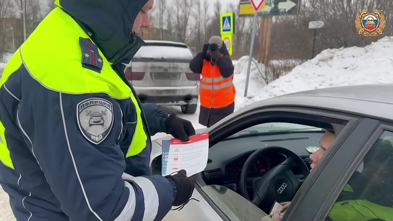Сотрудники Госавтоинспекции совместно с представителями РЖД провели на железнодорожном переезде п. Пятовский г. Ярославля профилактическое мероприятие, в ходе которого с водителями проводились беседы по безопасности движения...