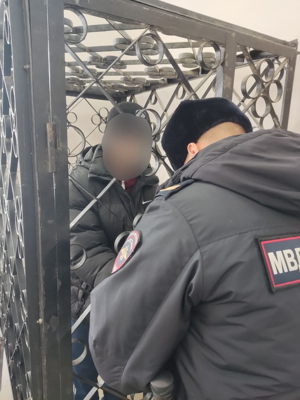 Ростовская межрайонная прокуратура поддержала ходатайство следствия об избрании меры пресечения в виде заключения под стражу местному жителю, обвиняемому в убийстве сожительницы Ростовская межрайонная прокуратура поддержала ходатайство следствия об избрании меры пресечения в виде заключения под стражу местному жителю, обвиняемому в убийстве сожительницы