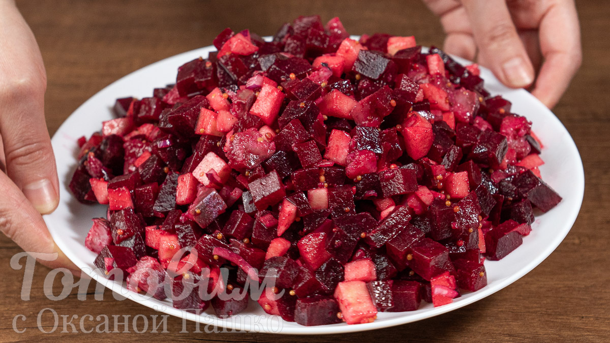 Свекольный салат с селедкой: яркие вкусы и простота приготовления