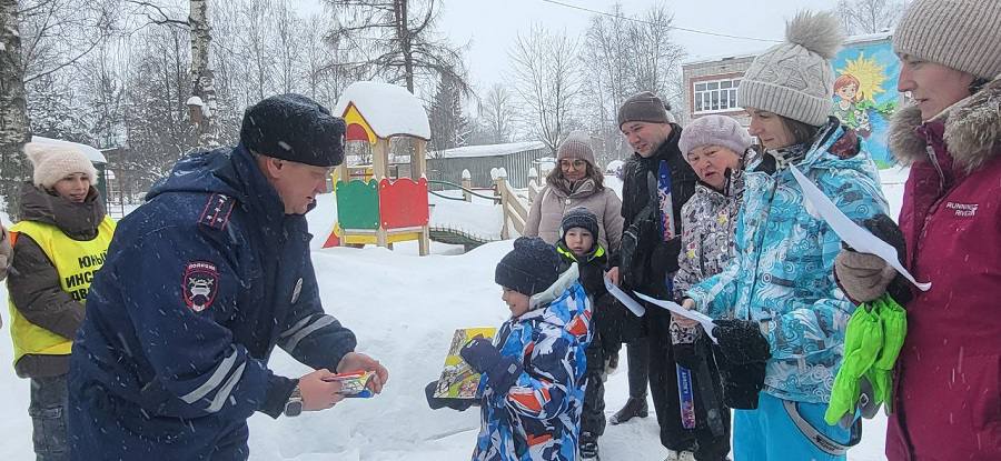 Участникам соревнований напомнили о соблюдении правил дорожного движения Участникам соревнований напомнили о соблюдении правил дорожного движения