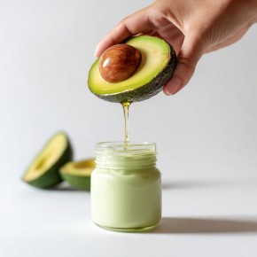 Масло авокадо в косметике: что нужно знать будущим мамам