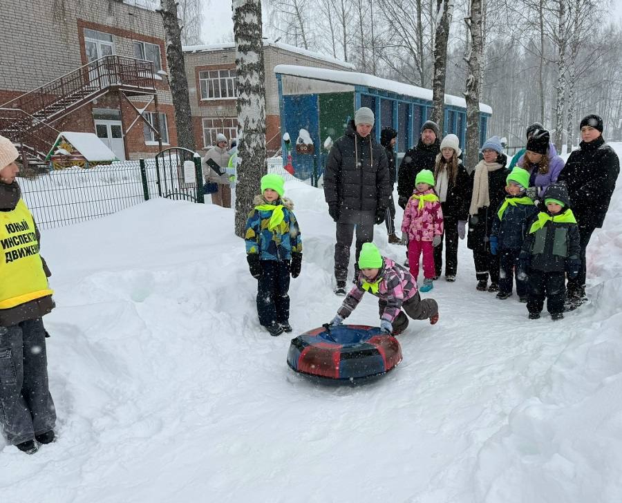 Участникам соревнований напомнили о соблюдении правил дорожного движения Участникам соревнований напомнили о соблюдении правил дорожного движения