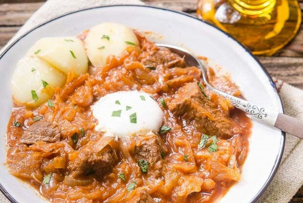 Нежное мясо с квашеной капустой: рецептура для истинных гурманов