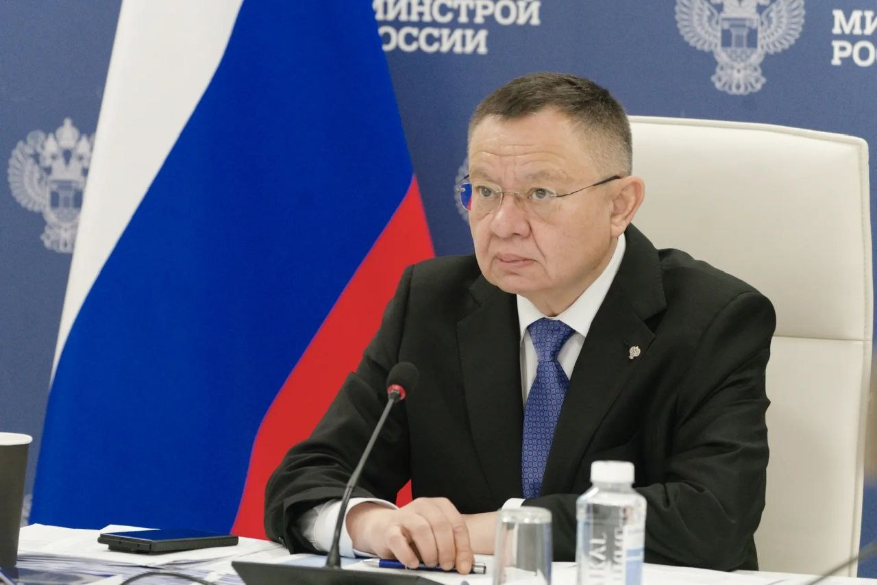 Глава Минстроя России Ирек Файзуллин провел еженедельное совещание с регионами и главными распорядителями бюджетных средств (ГРБС) Глава Минстроя России Ирек Файзуллин провел еженедельное совещание с регионами и главными распорядителями бюджетных средств (ГРБС)