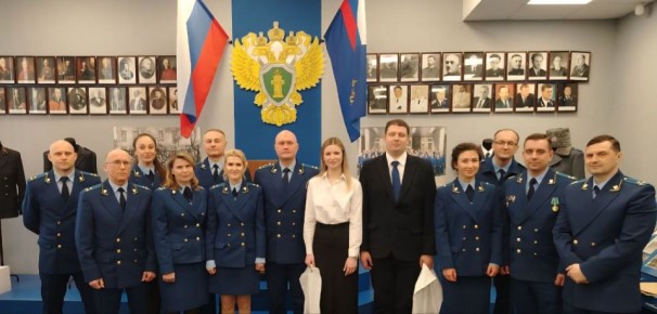 В преддверии Дня защитника Отечества молодые специалисты Рыбинской городской прокуратуры и прокуратуры Кировского района г. Ярославля в торжественной обстановке приняли Присягу прокурора